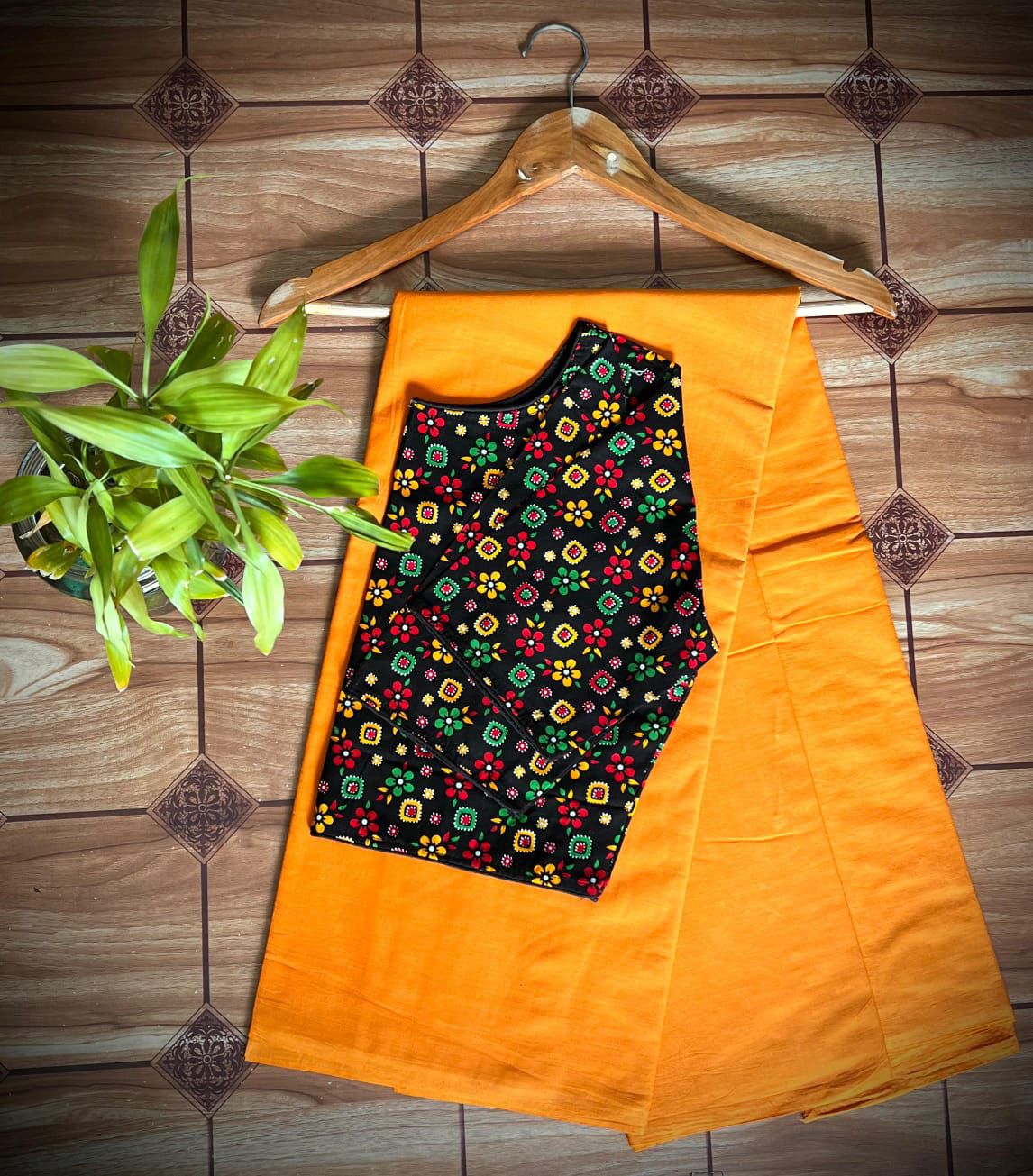 🍁Traditional soft cotton mulmul Sarees with stitched blouse