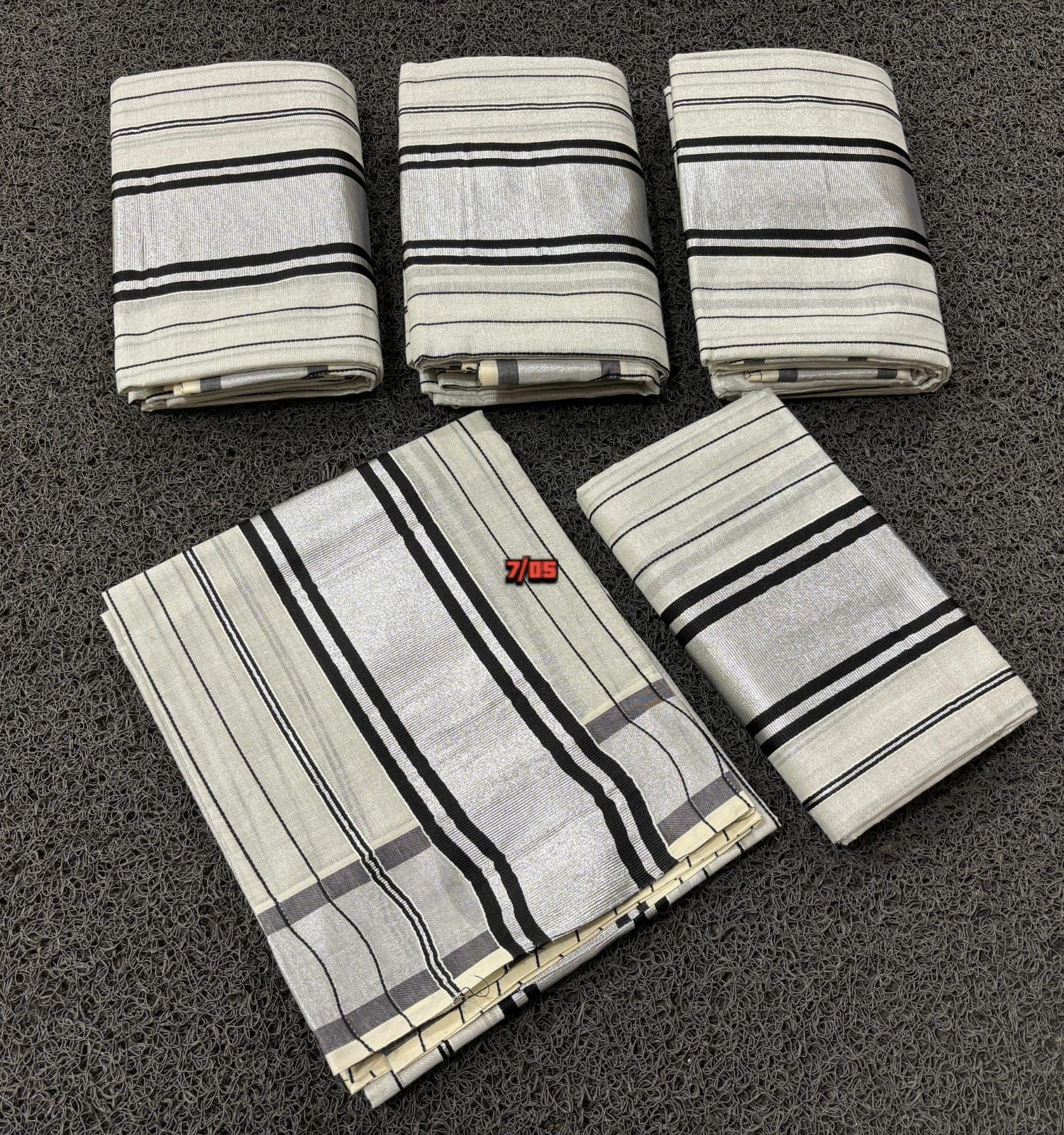 Silver black lines set mundu